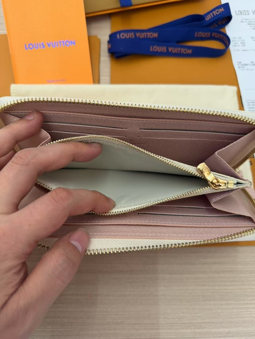 Louis Vuitton Clemence Wallet Damier Azur - Picture 11 of 15